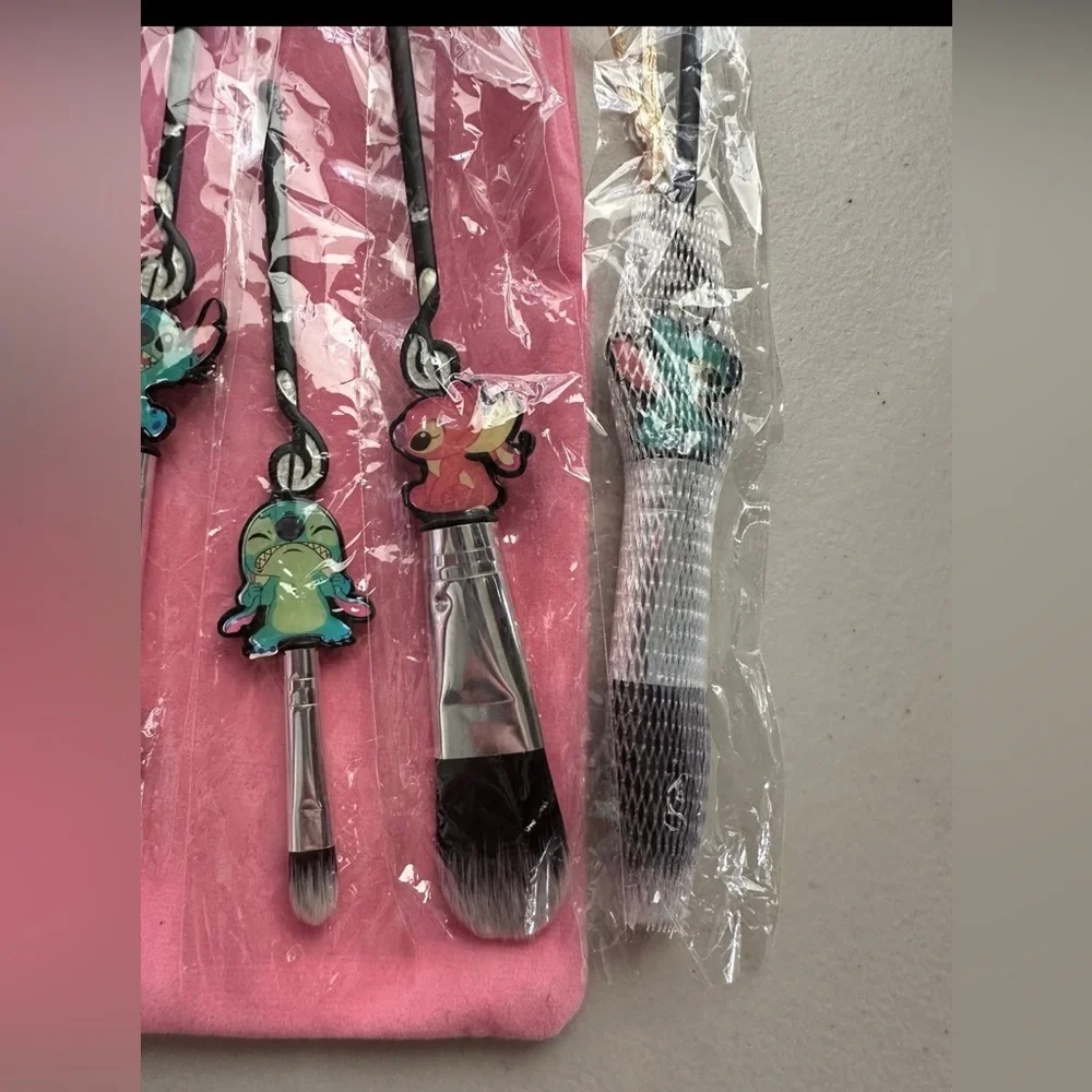 Stitch makeup bundle - Picture 3 of 6